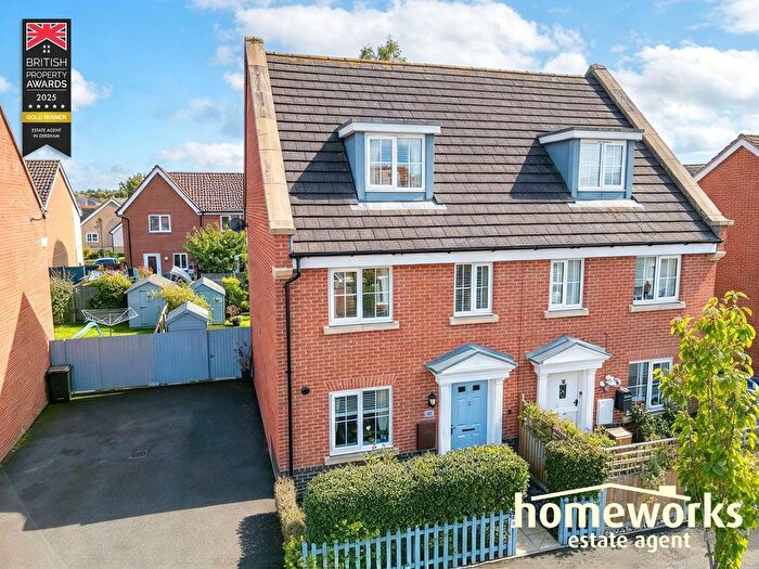 3 Bedroom Semi-Detached House For Sale In Oak Road, Dereham, NR20