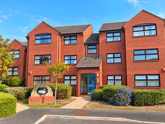 2 Bedroom Flat For Sale In Swan Court, Old Mill Close, Exeter, EX2