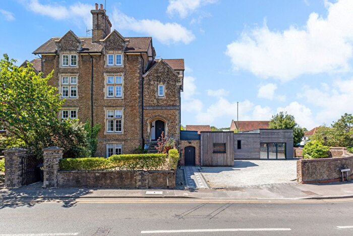 6 Bedroom Semi-Detached House For Sale In Brighton Road, Godalming, GU7