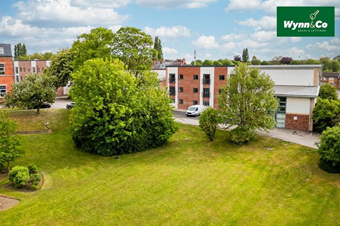 1 Bedroom Flat For Sale In Woodlands Village, Wakefield, WF1