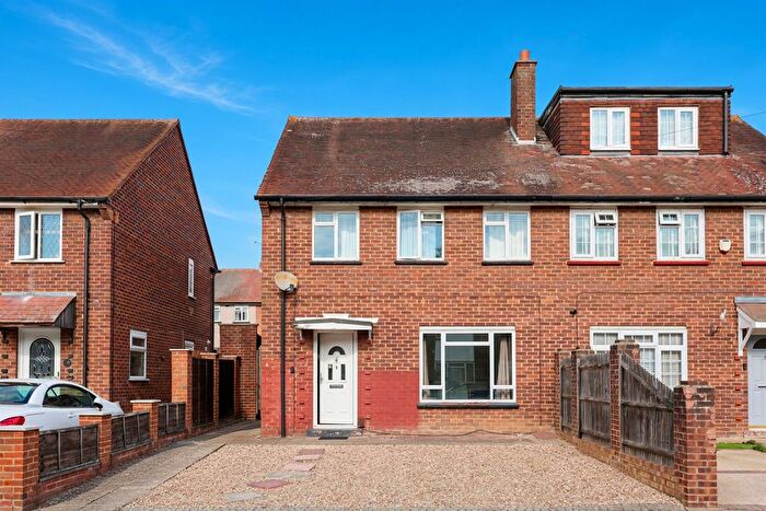 3 Bedroom Semi-Detached House For Sale In St. Paul Close, Uxbridge, UB8