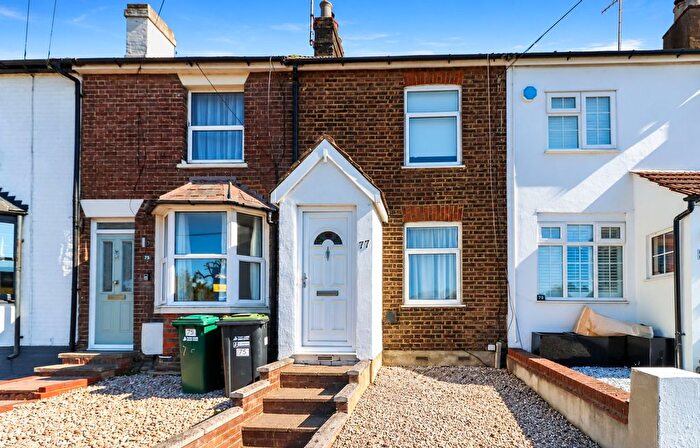 2 Bedroom Terraced House For Sale In Primrose Hill, Kings Langley, WD4