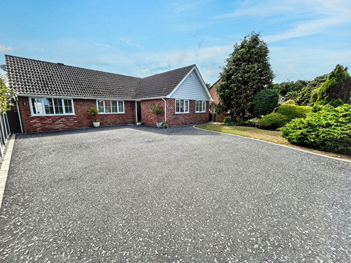 3 Bedroom Bungalow For Sale In Links Road, Gorleston, NR31
