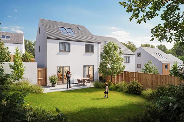 4 Bedroom Semi-Detached House For Sale In Roselyon Gardens, Par, PL24