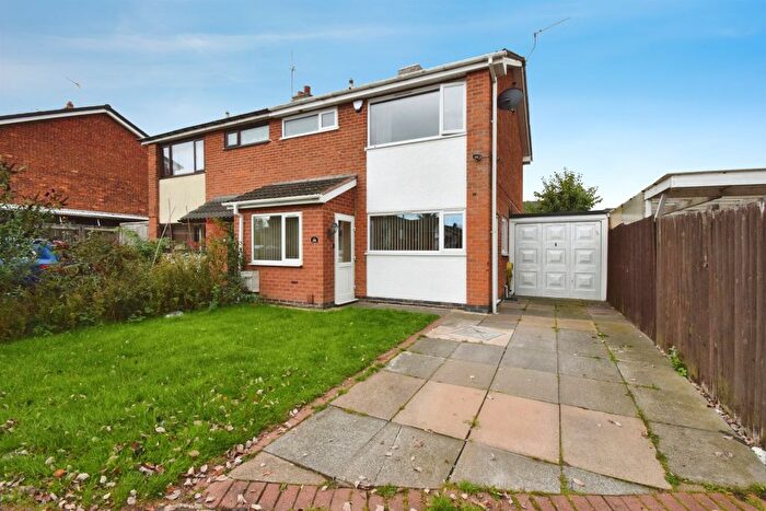 3 Bedroom Semi-Detached House For Sale In Coombe Rise, Oadby, Leicester, LE2