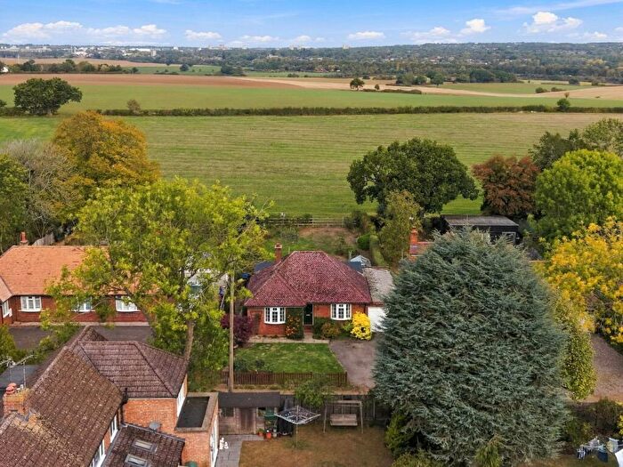 2 Bedroom Bungalow For Sale In Raffin Close, Datchworth, Knebworth, SG3