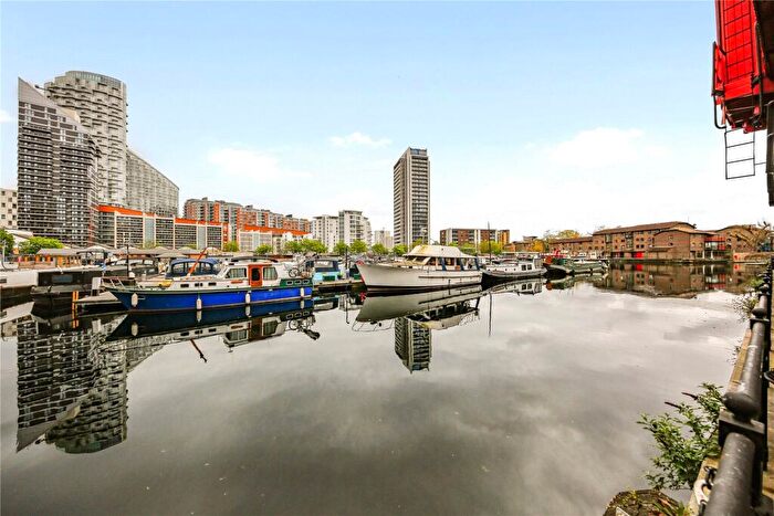 2 Bedroom Flat To Rent In Boardwalk Place, Poplar Dock Marina, London, E14