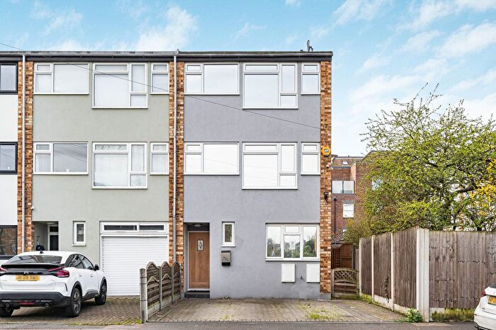 4 Bedroom End Of Terrace House For Sale In Thames Street, Walton-On-Thames, KT12