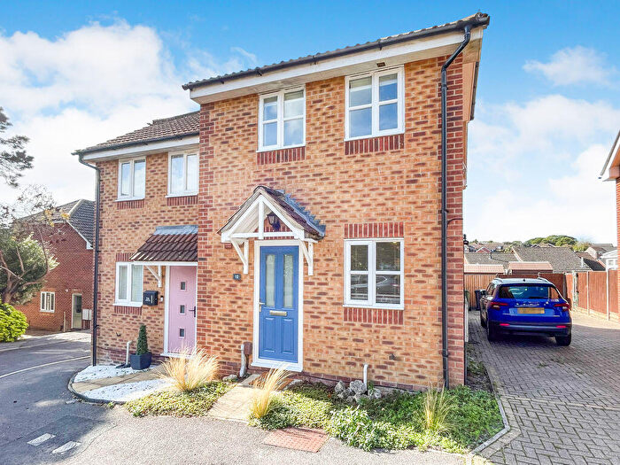 2 Bedroom Semi-Detached House For Sale In Sunnyfield Rise, Bursledon, Southampton, SO31