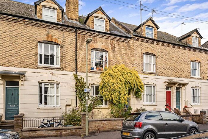1 Bedroom Apartment To Rent In Walton Crescent, Oxford, Oxfordshire, OX1