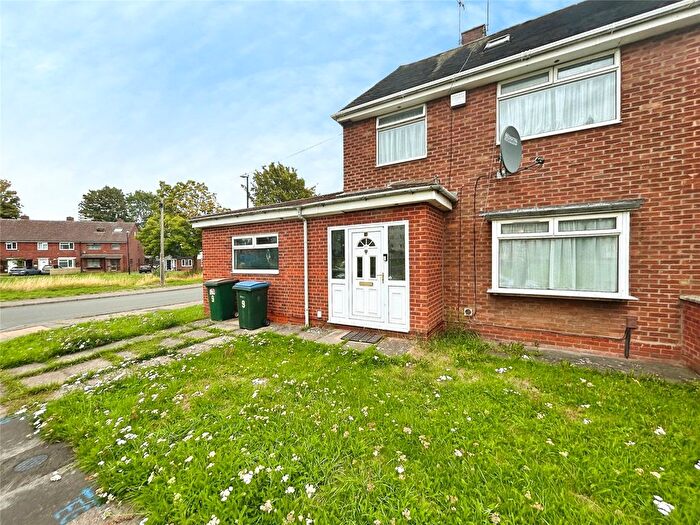 3 Bedroom Semi-Detached House To Rent In Weavers Walk, Courthouse Green, Coventry, CV6