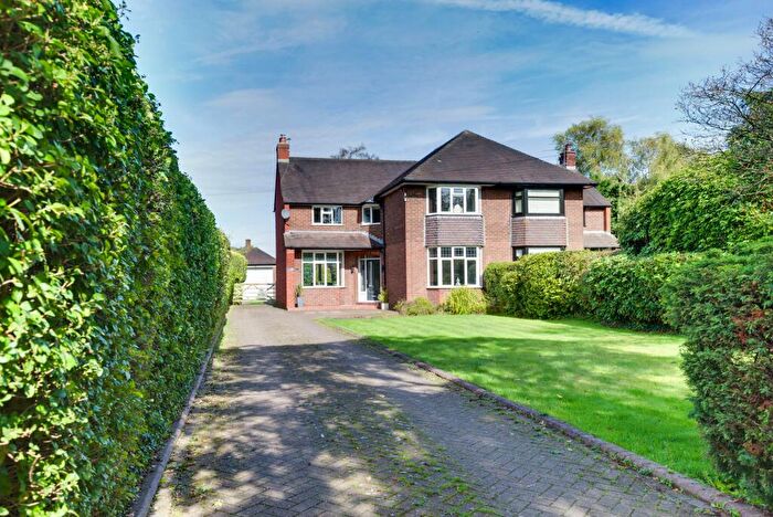 3 Bedroom Semi-Detached House For Sale In Leek Road, Mossley, CW12