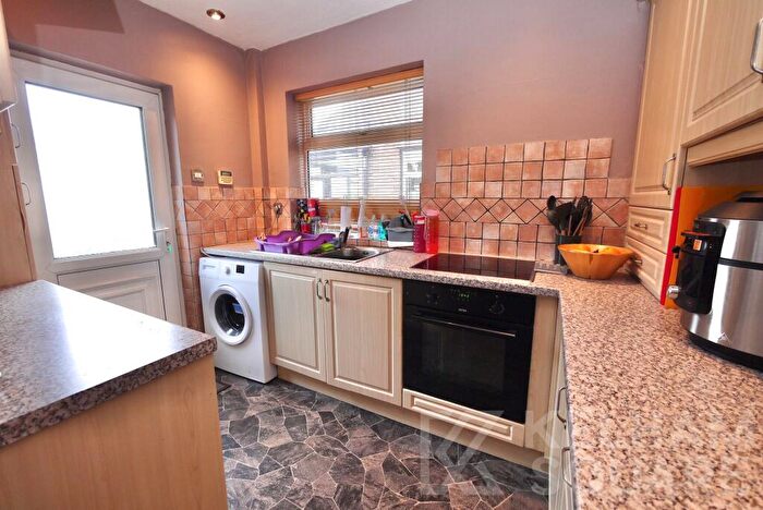 3 Bedroom Semi-Detached House For Sale In Shirecliffe Road, S5