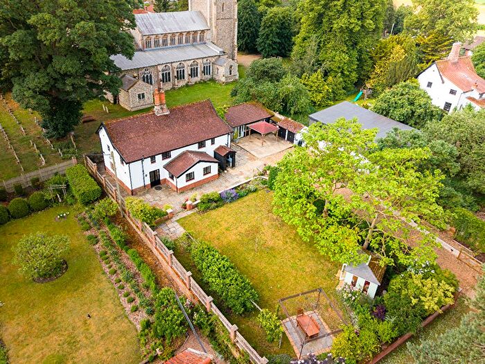 5 Bedroom Detached House For Sale In Tuns Road, Necton, PE37