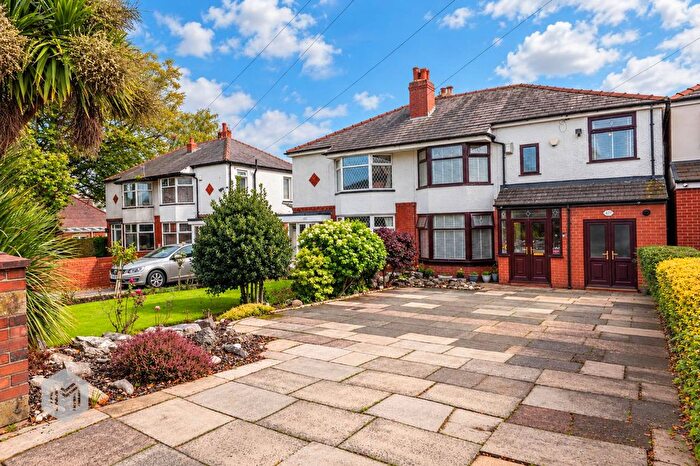 5 Bedroom Property For Sale In Bolton Road, Bury, BL8