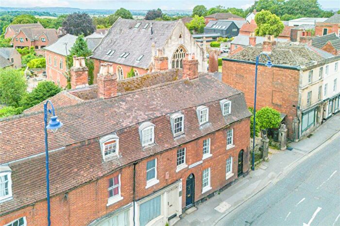 4 Bedroom Terraced House For Sale In Northgate Street, Devizes, Wiltshire, SN10