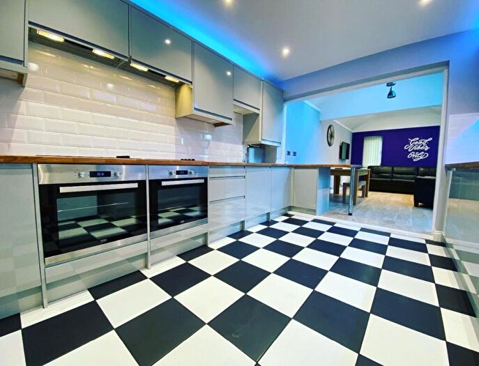 1 Bedroom Semi-Detached House To Rent In Bedroom Student Home - Downs Road, Ukc, CT2