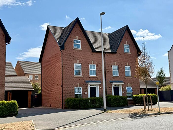 4 Bedroom Semi-Detached House For Sale In Garrett Drive, Warwick, Warwickshire, CV34