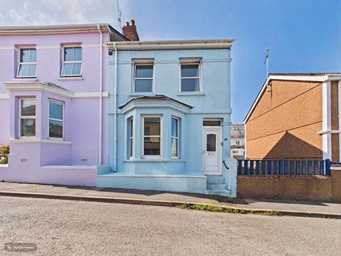 2 Bedroom Semi-Detached House For Sale In Molesworth Terrace, Millbrook, PL10