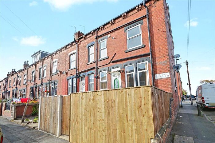 2 Bedroom End Of Terrace House For Sale In Sefton Terrace, Leeds, West Yorkshire, LS11
