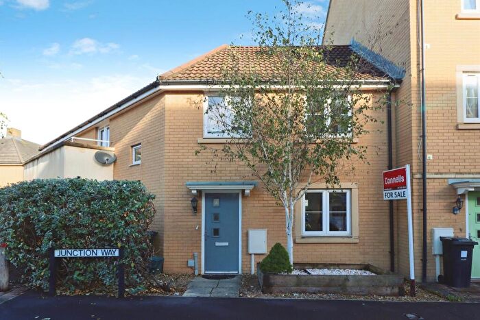 3 Bedroom Semi-Detached House For Sale In Junction Way, Mangotsfield, Bristol, BS16