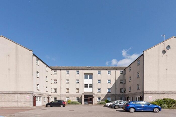 2 Bedroom Flat To Rent In Charles Street, Aberdeen, AB25