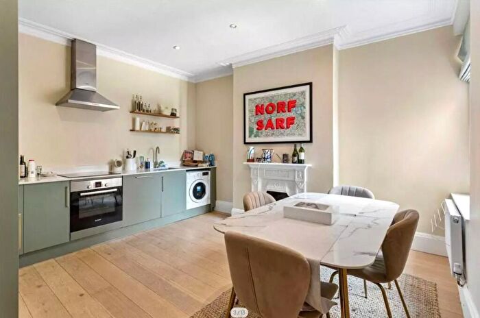 3 Bedroom Apartment To Rent In Platt Sreet, Camden, London, NW1