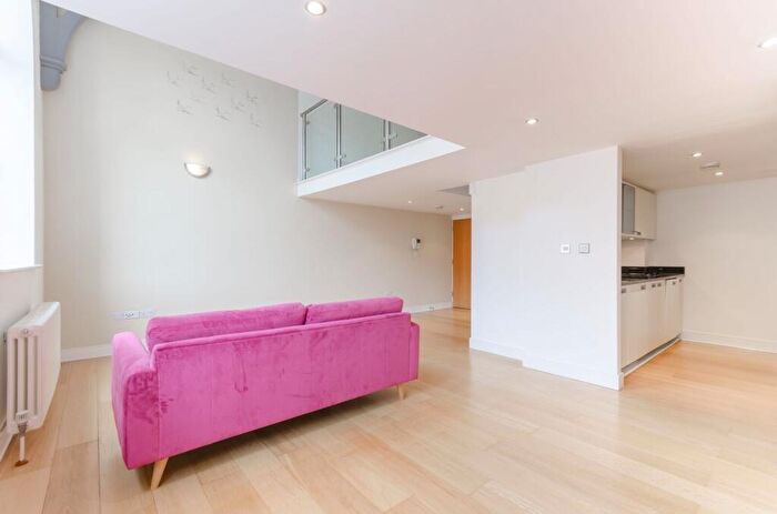 1 Bedroom Flat To Rent In Tottenham Road, De Beauvoir Town, London, N1