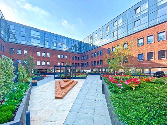 2 Bedroom Flat To Rent In Pembroke Broadway, Camberley, Surrey, GU15