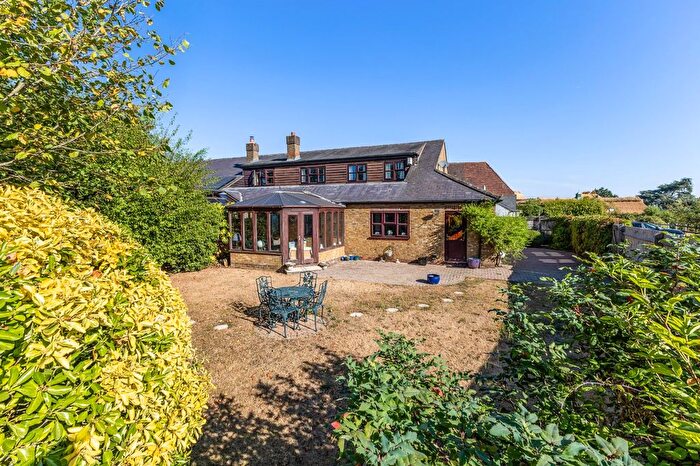 4 Bedroom Terraced House For Sale In Tithe Barn Court, Dairy Way, Abbots Langley, Hertfordshire, WD5