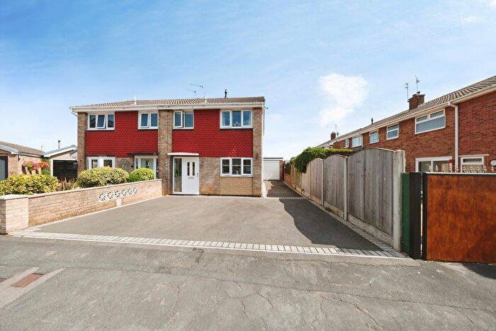 3 Bedroom Semi-Detached House For Sale In Ramsker Drive, Armthorpe, Doncaster, South Yorkshire, DN3