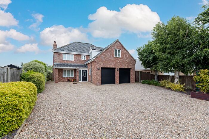 4 Bedroom Detached House For Sale In Main Road, Filby, NR29