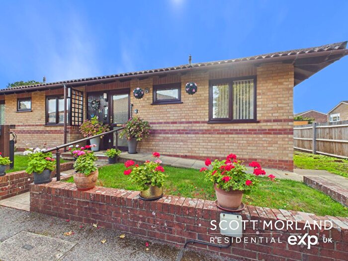 1 Bedroom Terraced Bungalow For Sale In Kendal Gardens, Basingstoke, RG22