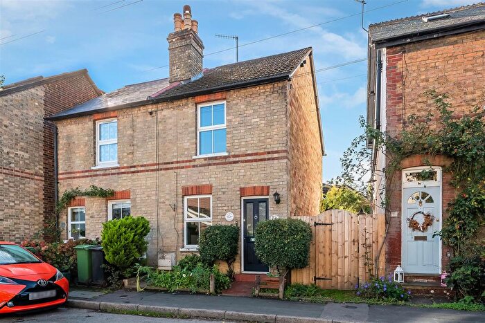 2 Bedroom Semi-Detached House For Sale In Leslie Road, Pixham, Dorking, RH4