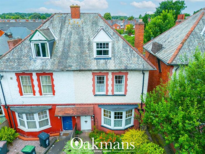 4 Bedroom Semi-Detached House For Sale In Barnsley Road, Birmingham, B17