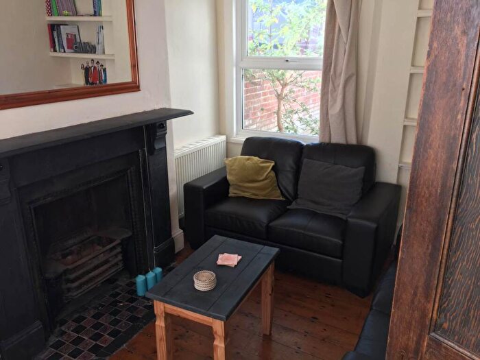 4 Bedroom House To Rent In Lisvane Street, Cathays, Cardiff, CF24