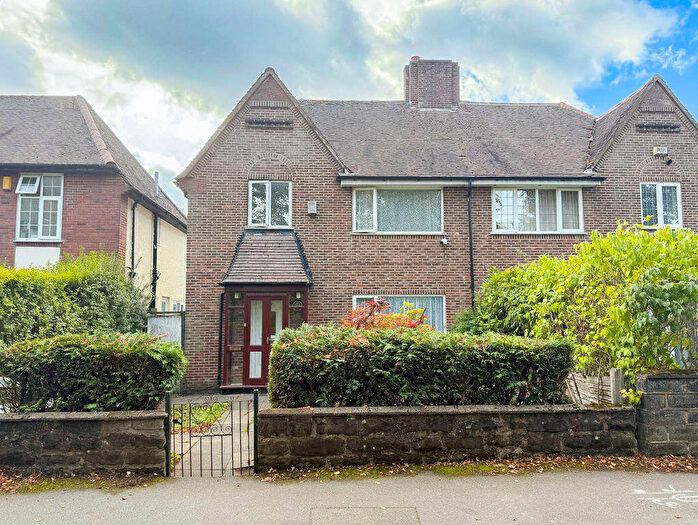 3 Bedroom Semi-Detached House For Sale In Jaffray Road, Birmingham, B24