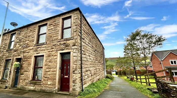 3 Bedroom End Of Terrace House For Sale In Rochdale Road, Bacup, OL13