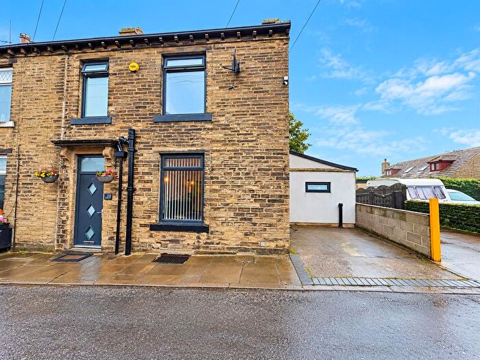 3 Bedroom End Of Terrace House For Sale In Charles Street, Queensbury, Bradford, BD13