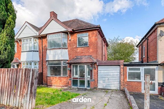 3 Bedroom Semi-Detached House For Sale In Abbey Road, Redditch, B97