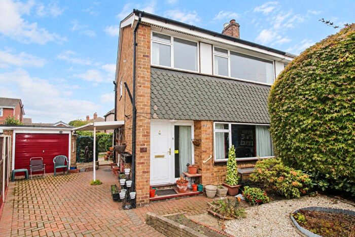 3 Bedroom Semi-Detached House For Sale In Lilac Avenue, Wakefield, WF2