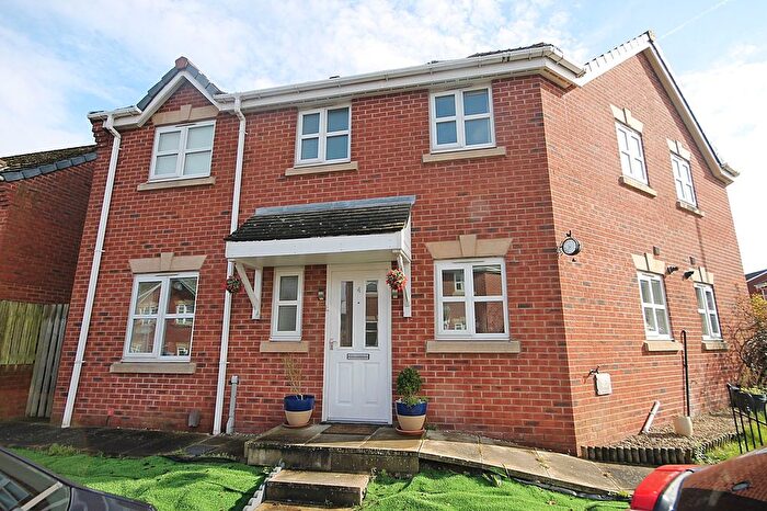 3 Bedroom Semi-Detached House For Sale In West Bank Street, Widnes, WA8