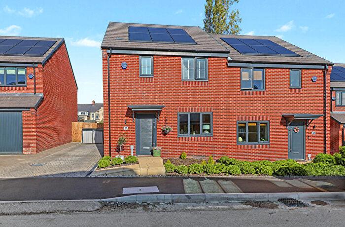 3 Bedroom Semi-Detached House For Sale In Hardy Lane, Calow, Chesterfield, S44