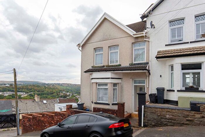 4 Bedroom Terraced House For Sale In The Park, Treharris, CF46