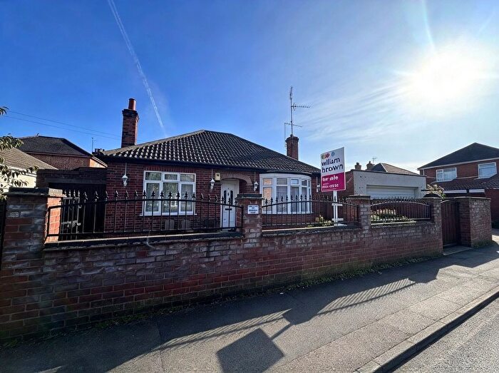 2 Bedroom Detached Bungalow For Sale In Summerfield Road, Peterborough, PE1