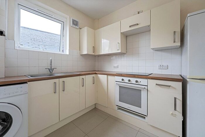 2 Bedroom Flat For Sale In Vernon Road, Sutton, SM1
