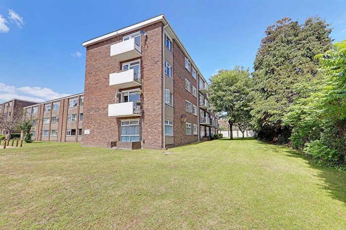 2 Bedroom Flat To Rent In Broadwater Street East, Worthing, BN14