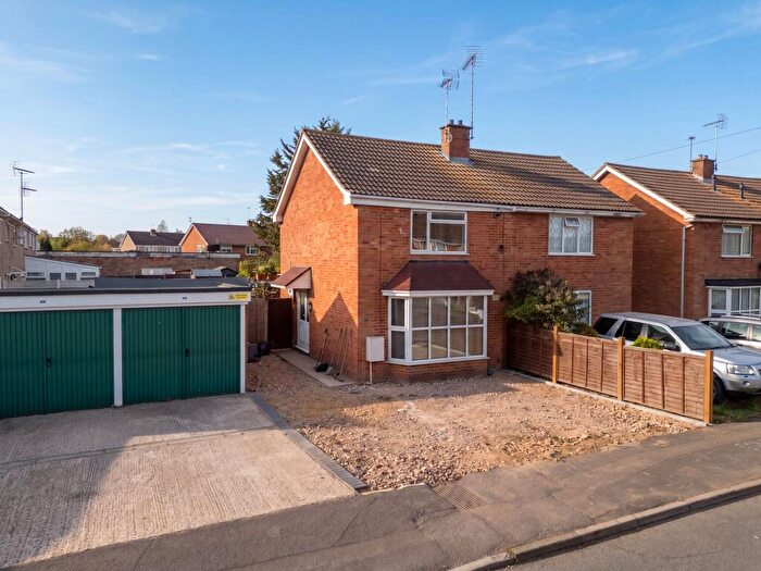 2 Bedroom Semi-Detached House For Sale In Chantry Road, Aylesbury, HP19