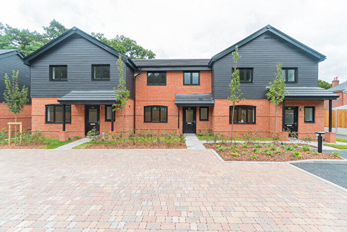 3 Bedroom Terraced House For Sale In Langdown Lawn, Hythe, SO45