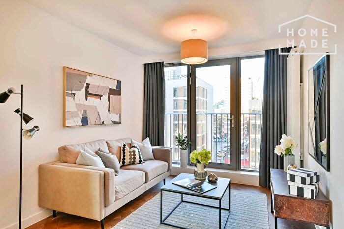 2 Bedroom Flat To Rent In Broadside, M4
